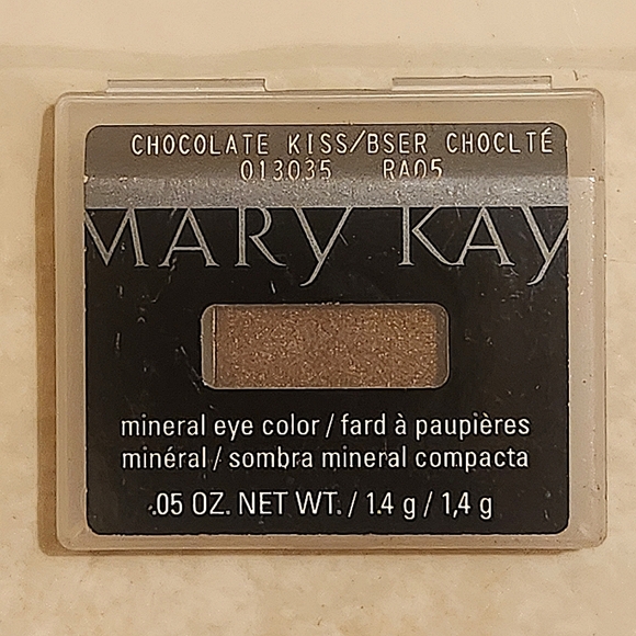 ***BRAND NEW/NEVER BEEN USED*** MARY KAY Mineral Eye Shadow in "Chocolate" - Picture 1 of 2